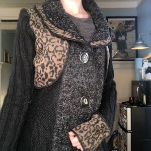 Wool cardigan w animal print
